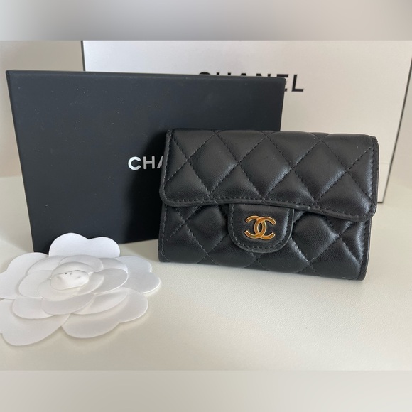 Chanel quilted card holder wallet - Picture 3 of 5